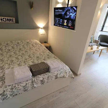 Cozy Novotel Studio - Free Minibar - Quiet & Peace Bucharest