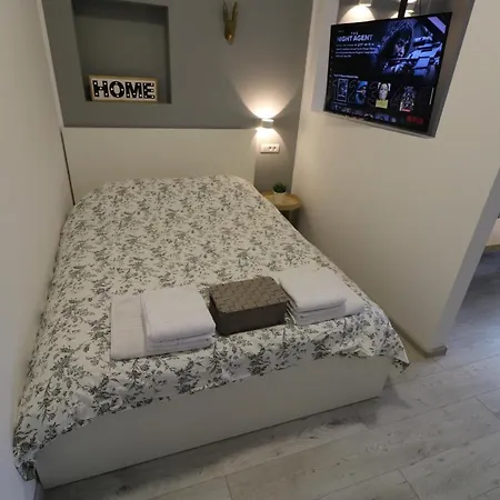 Cozy Novotel Studio - Free Minibar - Quiet & Peace * Bucharest
