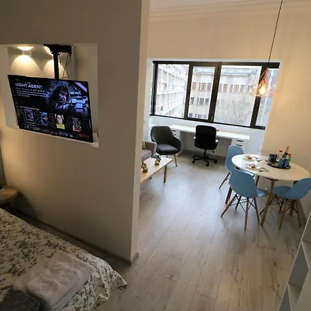 Cozy Novotel Studio - Free Minibar - Quiet & Peace * Bucharest