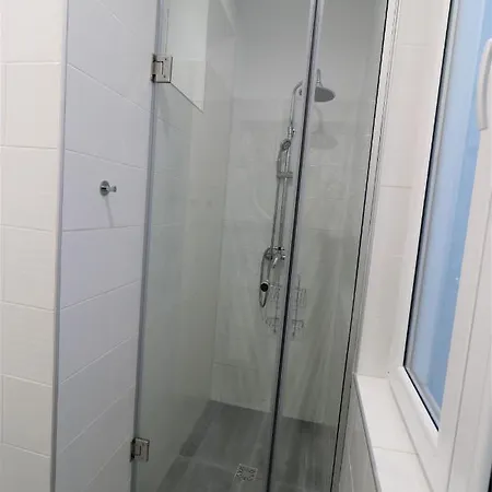 Apartment Cozy Novotel Studio - Free Minibar - Quiet & Peace Bucharest
